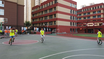 這所小學(xué)的“獨(dú)輪車(chē)+”課程，是孩子的健康快樂(lè)源泉