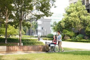 新華全媒＋丨不離不棄，金婚長跑因愛延續(xù)