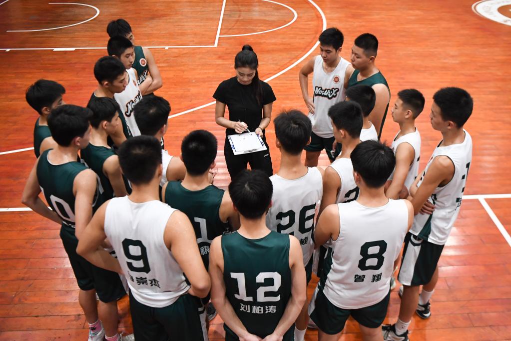 新華全媒+｜是教師也是教練，這個“95后”女孩帶出全國冠軍