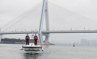 新華全媒+丨海南?？冢荷蠞O船 送祝福