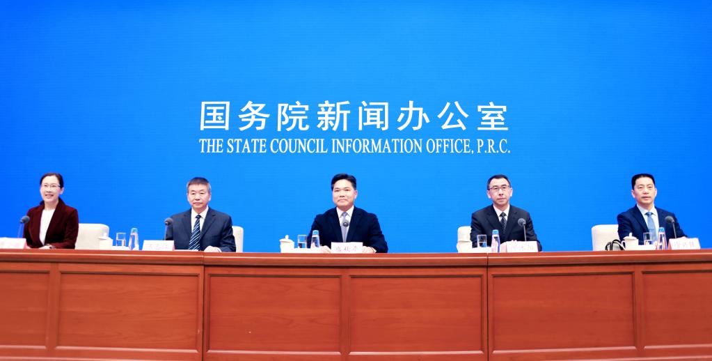 新華全媒+丨國新辦舉行保障春節(jié)市場供應(yīng)、促進(jìn)節(jié)日消費(fèi)新聞發(fā)布會