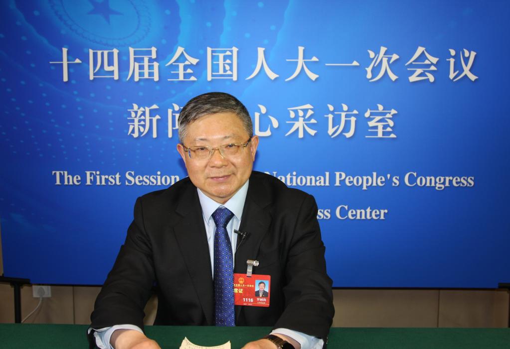 代表委員議政錄丨羅嗣海代表：讓畢業(yè)生的專(zhuān)業(yè)、就業(yè)的意向和經(jīng)濟(jì)社會(huì)發(fā)展需求有效匹配