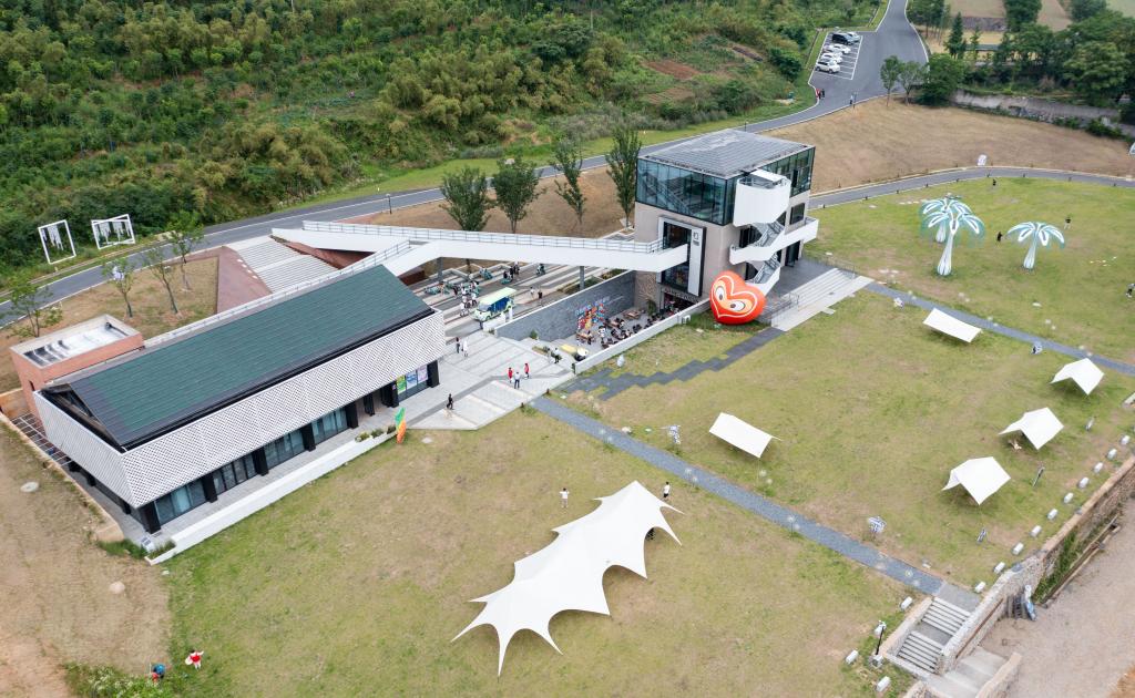 新華全媒+·“千萬(wàn)工程”調(diào)研行丨再訪余村：留住“綠”，迎來“青”