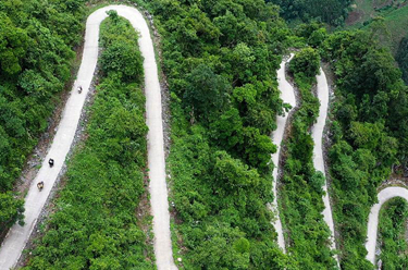 國道之行 從雪山奔向大海丨聽說過“龍拐路”嗎？這就是!