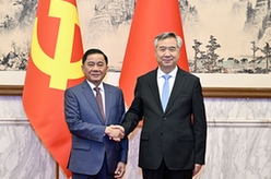 李希同越共中央政治局委員、中央書記處書記、中央檢查委員會主任陳錦繡舉行會談