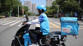 高校開學季，看外賣小哥、保安和核酸檢測員的勵志求學路