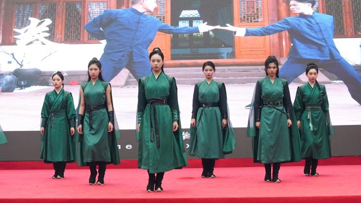追光丨又颯又美！四川峨眉派“女子功夫團”彰顯中華武術(shù)魂